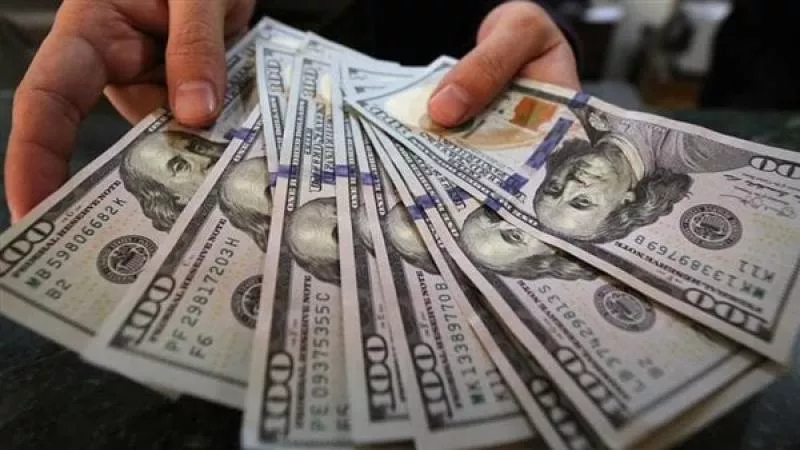 عاجل .. سر انهيار سعر الدولار في السوق السوداء