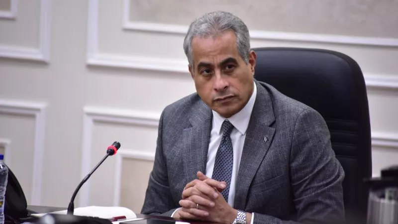 بالأسماء.. «العمل» تقرر إيقاف نشاط شركتين لإلحاق عمالة بالخارج