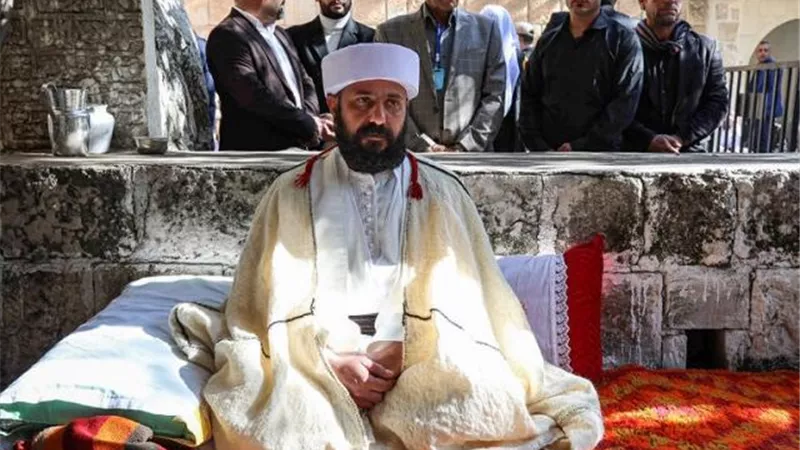 عبدة الشيطان .. تعرف علي ” مرشد الإيزيدبين ” الجديد في العالم ..صور