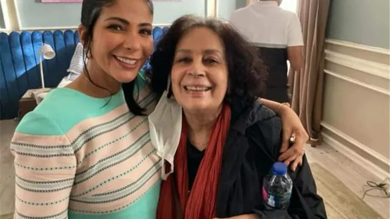 شاهد.. أحدث ظهور لـ منى زكي من كواليس مسلسل ”نمرة اتنين”