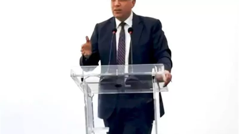 وزير الري يطالب بالاعتماد على التحلية كمصدر للمياه