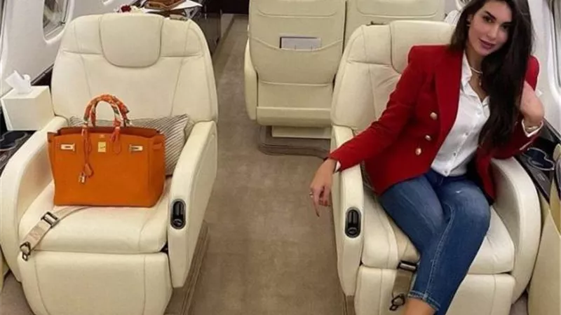 ياسمين صبري تظهر في طائرتها الخاصة بملابس يتخطى سعرها 300 ألف جنيه