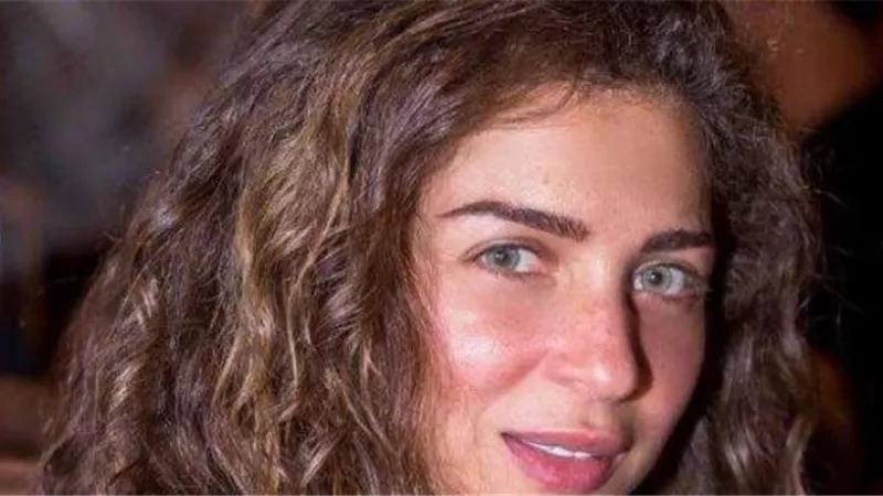 بعدما رفضتها عائلة زوجها..مي عز الدين تجهض طفلها