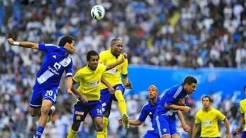 حكم أوروجواياني لديربي الهلال والنصر بالدوري السعودي