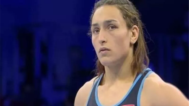 عقوبات الأولمبية تجبر بطلة المصارعة على الاعتزال