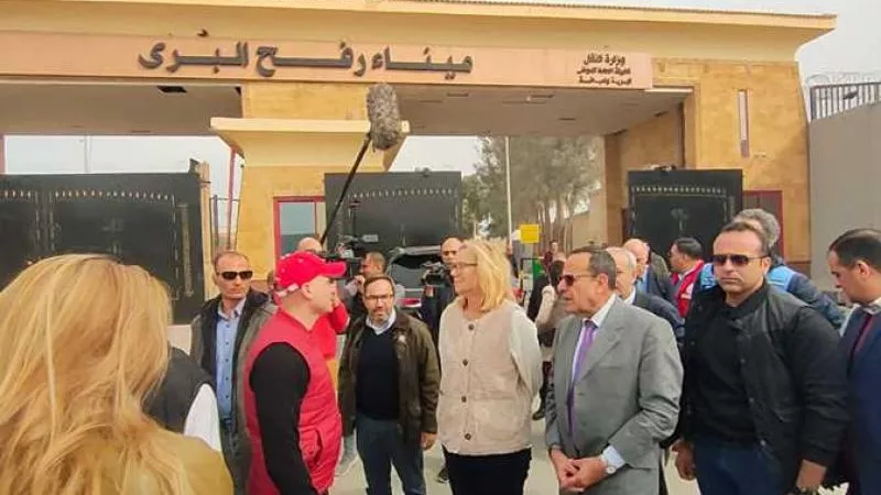 عبر معبر رفح.. دخول 84 شاحنة وقود ومساعدات إلى قطاع غزة