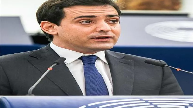 فرنسا تتحدى بإعلان دعمها سيادة أرمينيا بهذه الطريقة