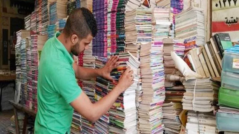 تربوي يكشف لـ «الموجز » أسباب ارتفاع أسعار الكتب الخارجية وماهي البدائل المتاحة