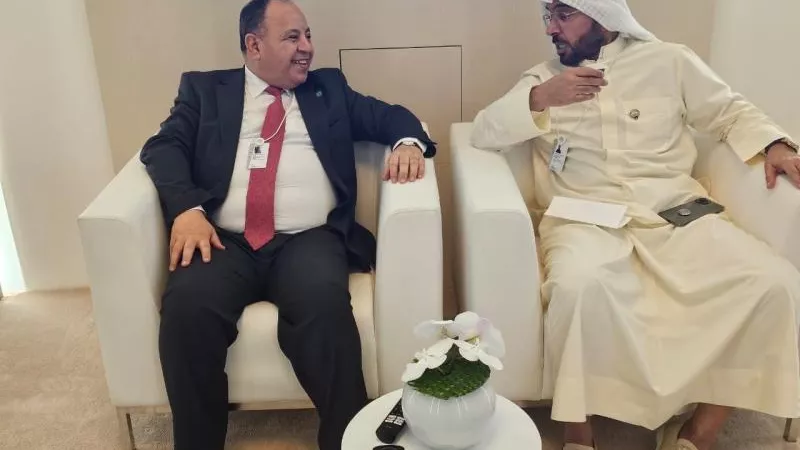مصر والكويت تبحثان تعزيز التعاون الثنائي في المجالات المالية والضريبية