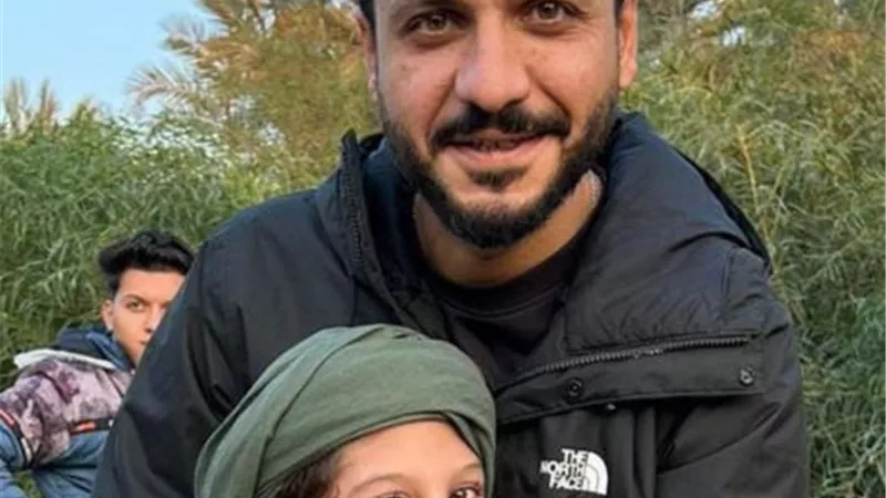 عمر عيسى يجسد شخصية كريم عبد العزيز في صغره بمسلسل ”الحشاشين” (خاص)