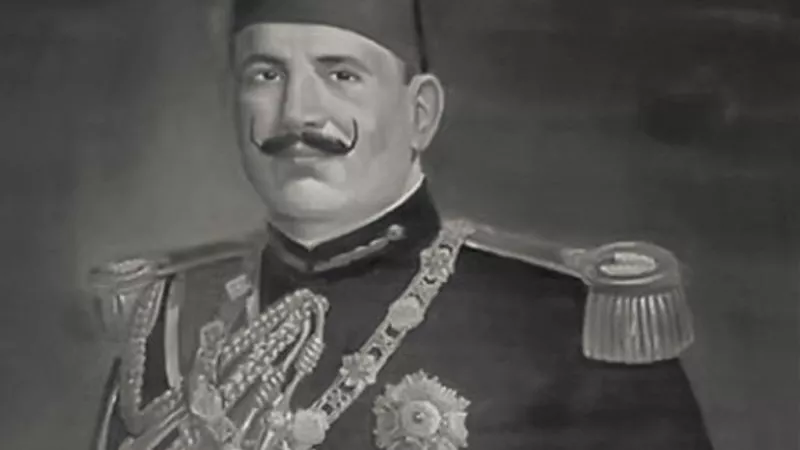 حكاية الأمير المجنون الذي حاول قتل الملك فؤاد وهروبه من المصحة العقلية