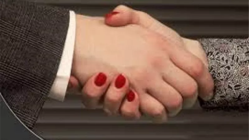 متي تجوز مصافحة الرجل للمرأة الأمريكية؟