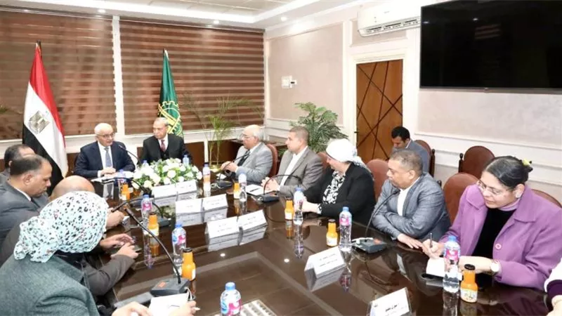 وزير التعليم ومحافظ القليوبية يستعرضان الإجراءات المنظمة لسير الدراسة