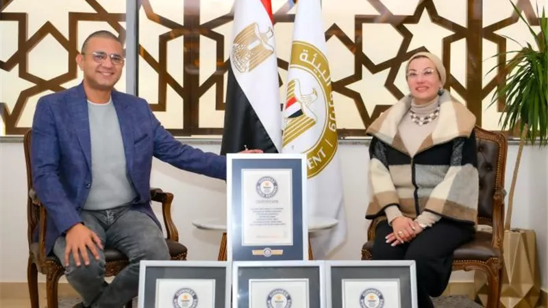 أبرزها «الرحلة إلى 2030».. تفاصيل لقاء وزيرة البيئة مع المغامر علي عبده