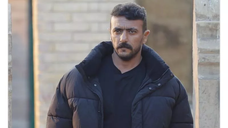 أحمد العوضي يخطف الأنظار بكواليس مسلسل ”حق عرب”