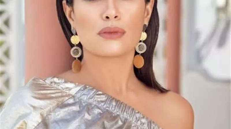 هند صبري لجمهورها: الأناقة الحقيقية الوحيدة هي العقل