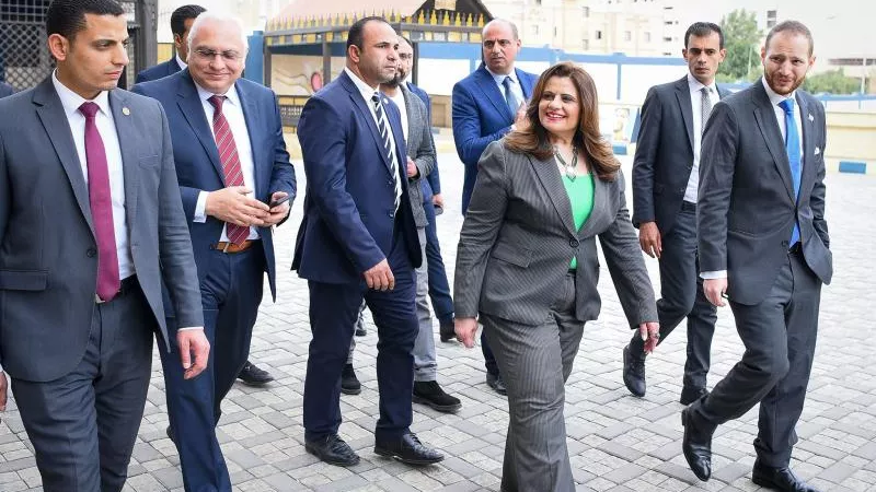 بالصور.. وزيرة الهجرة تزور أول مدرسة متخصصة في صناعة الذهب والمجوهرات بالعبور