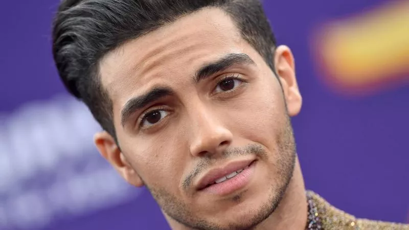 خاص.. الفنان العالمي مينا مسعود يشارك في فيلم ”عيسى” مع خالد الصاوي
