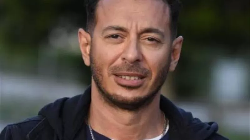 ”ممثل مثقف وعنده حضور قوي”..  إشادة واسعة بمصطفى شعبان بعد رده على ناقد فني