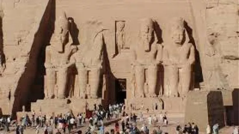 الإفتاء تكشف حكم السفر للأقصر و أسوان لزيارة المعابد والمقابر الفرعونية