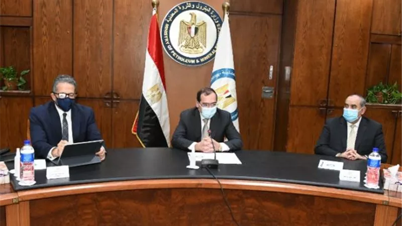 وزراء البترول والسياحة والطيران يجتمعون لدعم القطاع السياحى وتحفيز نشاط الطيران