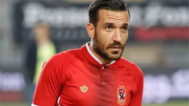 كاف يتغنى بالظهير الطائر علي معلول قبل نهائي إفريقيا