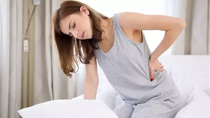 من المنزل.. حيل سحرية لعلاج المغص الكلوي