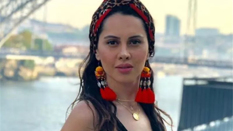 الموت يفجع الفنانة ياسمين رئيس.. اعرف التفاصيل