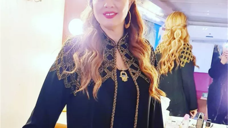 رانيا فريد شوقي بالعباية في أحدث ظهور لها