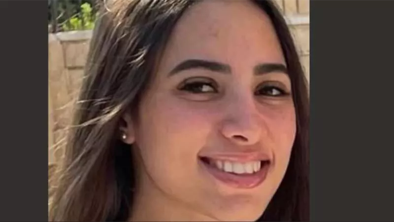 حسناء تقفز من سيارة على طريق السويس.. والسائق: «متحرشتش بيها».. صور
