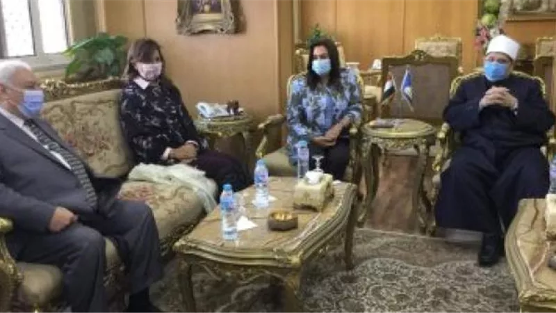 وزيرة الهجرة تصل دمياط لحضور ندوة الأوقاف عن الهجرة غير الشرعية