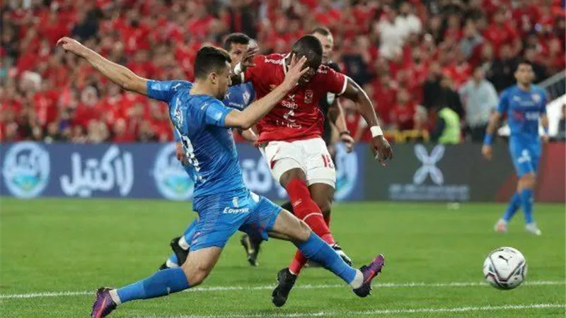 عمرو زكي يحفز لاعبي الزمالك لحصد لقب الأميرة الإفريقية