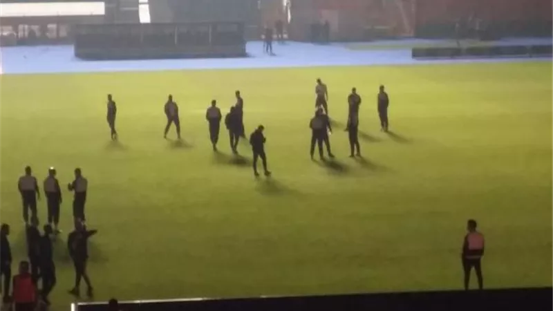 لاعبو الزمالك يعاينون ستاد القاهرة قبل النهائي الإفريقي