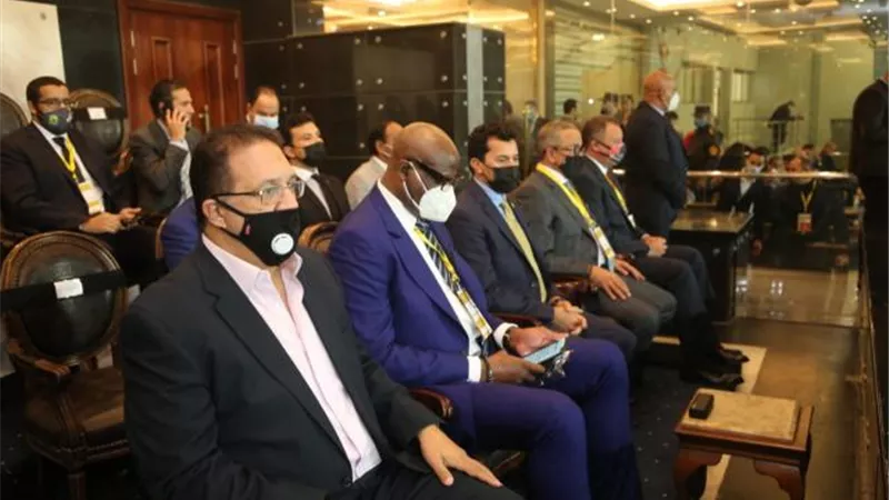 وزير الرياضة يشيد بأجواء النهائي التاريخي بين القطبين