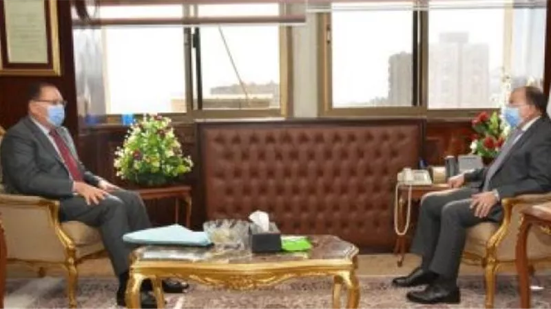 اجتماع ساخن لوزير التنمية المحلية ومحافظ الشرقية.. إليك تفاصيله