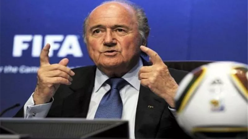 بلاتر وبلاتيني يخضعان لتحقيقات في سويسرا بتهمة الاحتيال