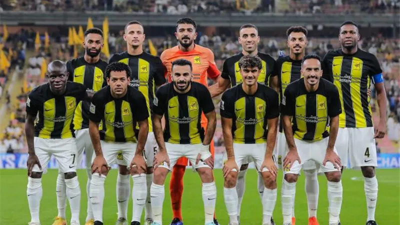 بعد 30 دقيقة.. الاتحاد يتقدم علي الهلال بهدف كانتي بالدوري السعودي