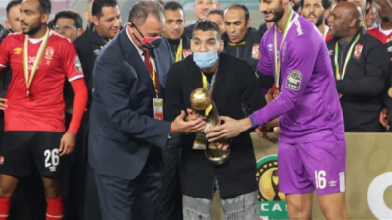 تخليد اسم مؤمن زكريا علي قميص الأهلى الجديد