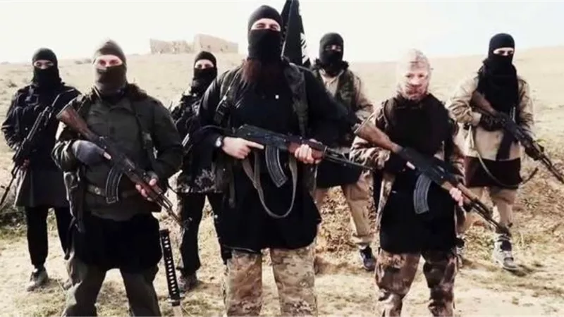 عاجل.. تنظيم داعش يتبي تفجير مصفاة النفط العراقية