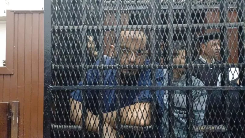 شاهد.. الإعدام للمتهم بإنهاء حياة شخص لسرقته في الصف