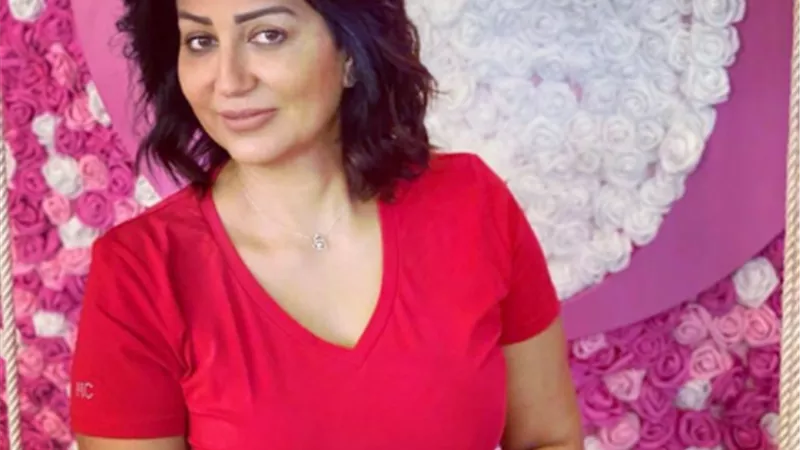 ممنوع الوقوف في وجه الهضبة.. وفاء عامر تدعم دينا الشربيني.. إعرف الحكاية