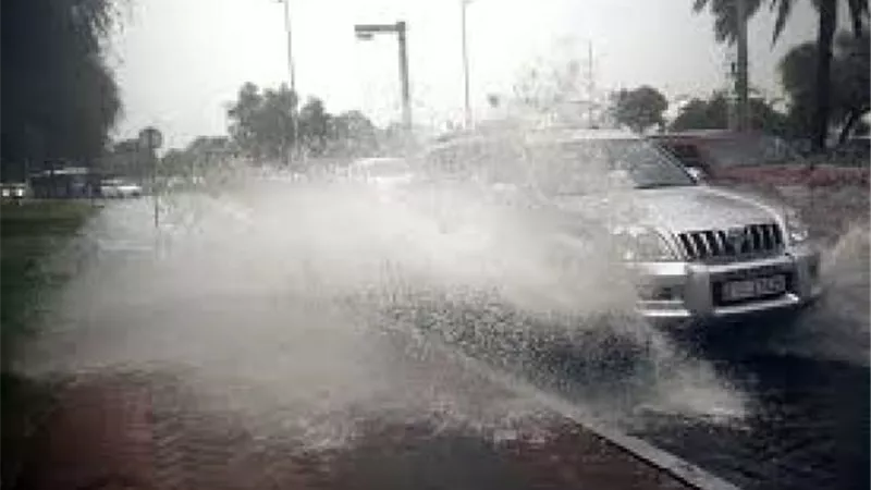 كيف تقود سيارتك لاثناء المطر وفصل الشتاء بأمان؟
