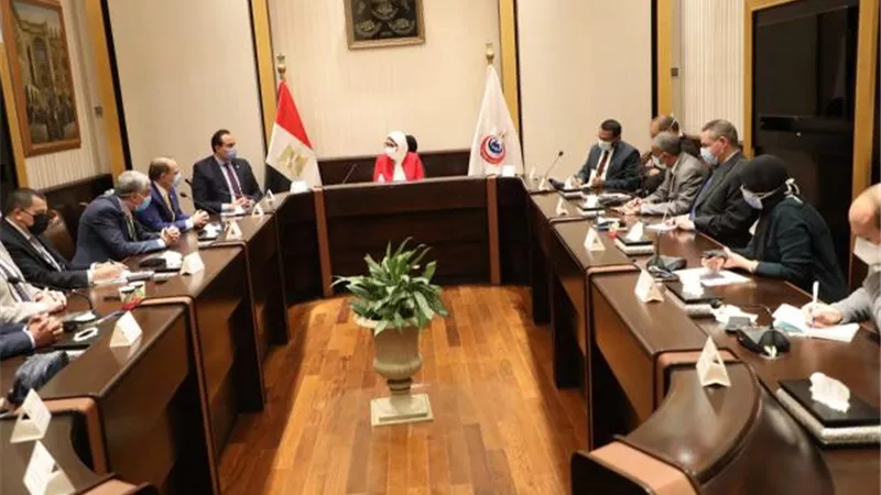 رؤساء مجالس المستشفيات الخاصة يتعهدون بعلاج مرضي كورونا تحت إشراف وزارة الصحة