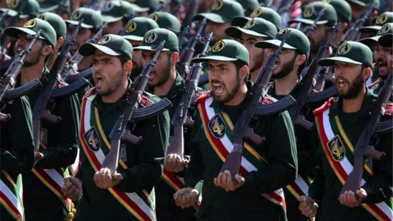 لماذا رفع الحرس الثوري الإيراني حالة التأهب والاستنفار في سوريا والعراق؟