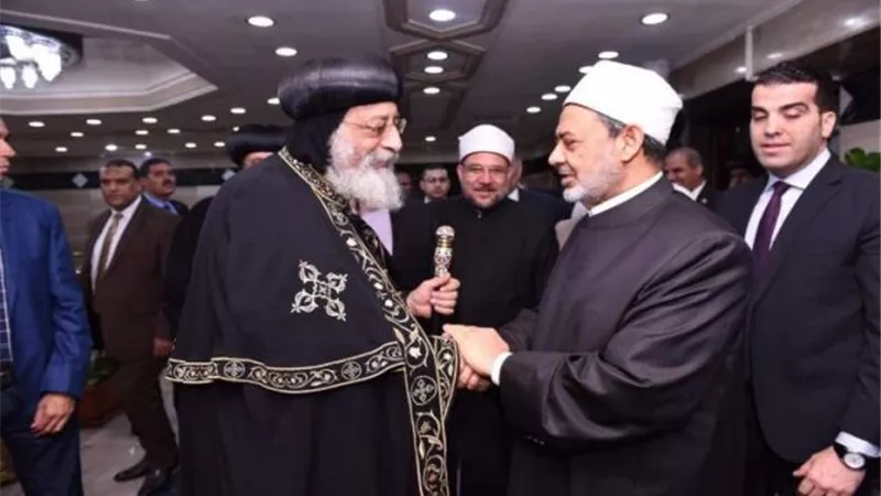 يفسد متعة المشاهدة.. آفة تضرب السلم الاجتماعي.. الأزهر والكنيسة يواجهان التعصب بسوهاج