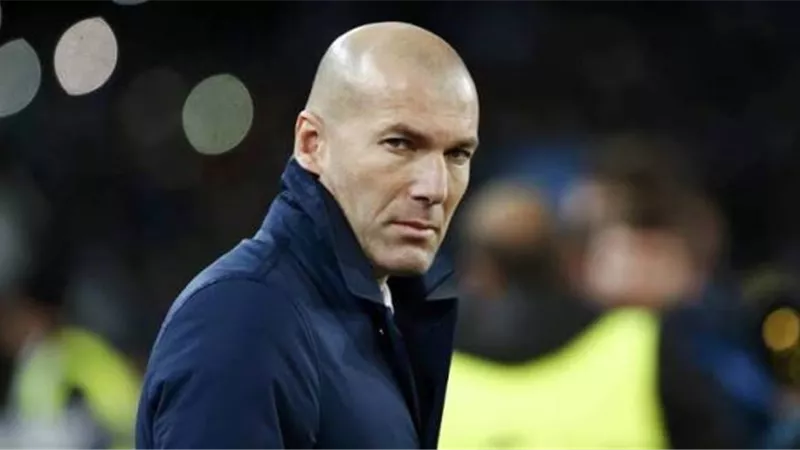 عاجل.. إقالة زين الدين زيدان من تدريب ريال مدريد بعد فضيحة دوري أبطال أوروبا