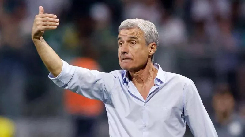 إقالة لويس كاسترو من تدريب النصر بعد ضياع الحلم الآسيوي