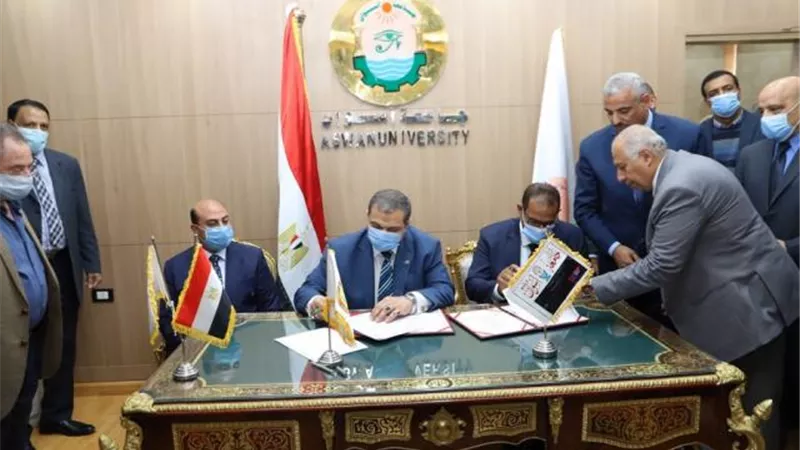 لهذا السبب.. توقيع بروتوكولي تعاون بين القوى العاملة وجامعة أسوان