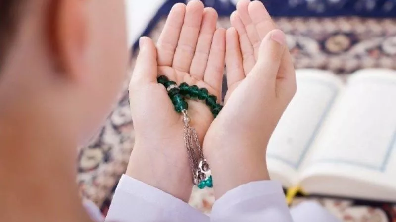 «حبب إلي الإحسان».. دعاء اليوم السادس من رمضان