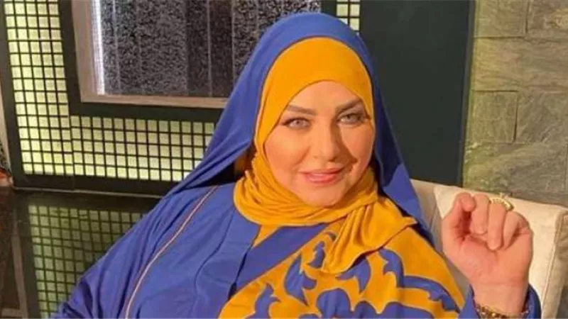 ميار الببلاوي تطمئن جمهورها ببث فيديو مباشر: أنا بخير ولسه جايه من صلاة الجمعة